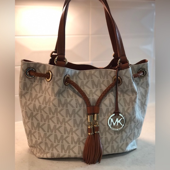 MICHAEL KORS Camden Signature Canvas & Leather Gathered Slouch Handbag - Picture 1 of 16